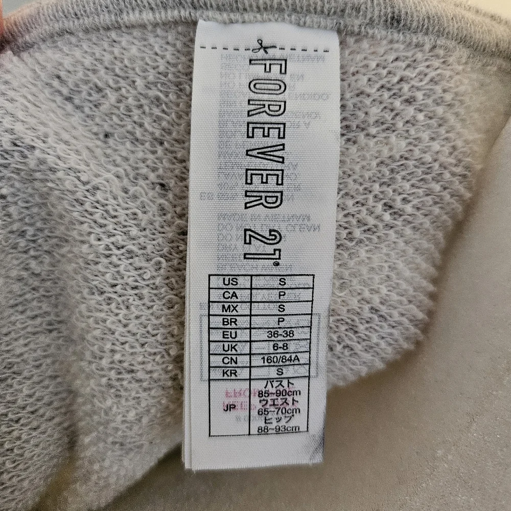 Forever 21 Gray Long Sleeve Sweater with 